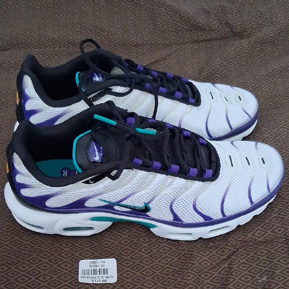 Nike Men's White, Purple, and Black Sneakers